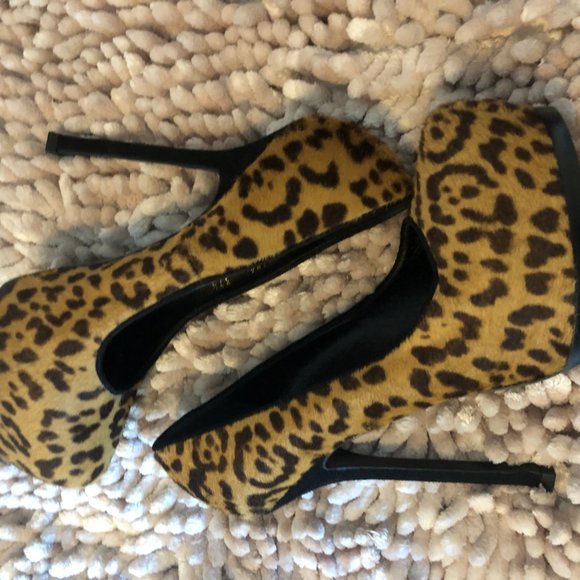 YVES SAINT LAURENT Leopard Print Pony Hair Heels - Picture 4 of 6